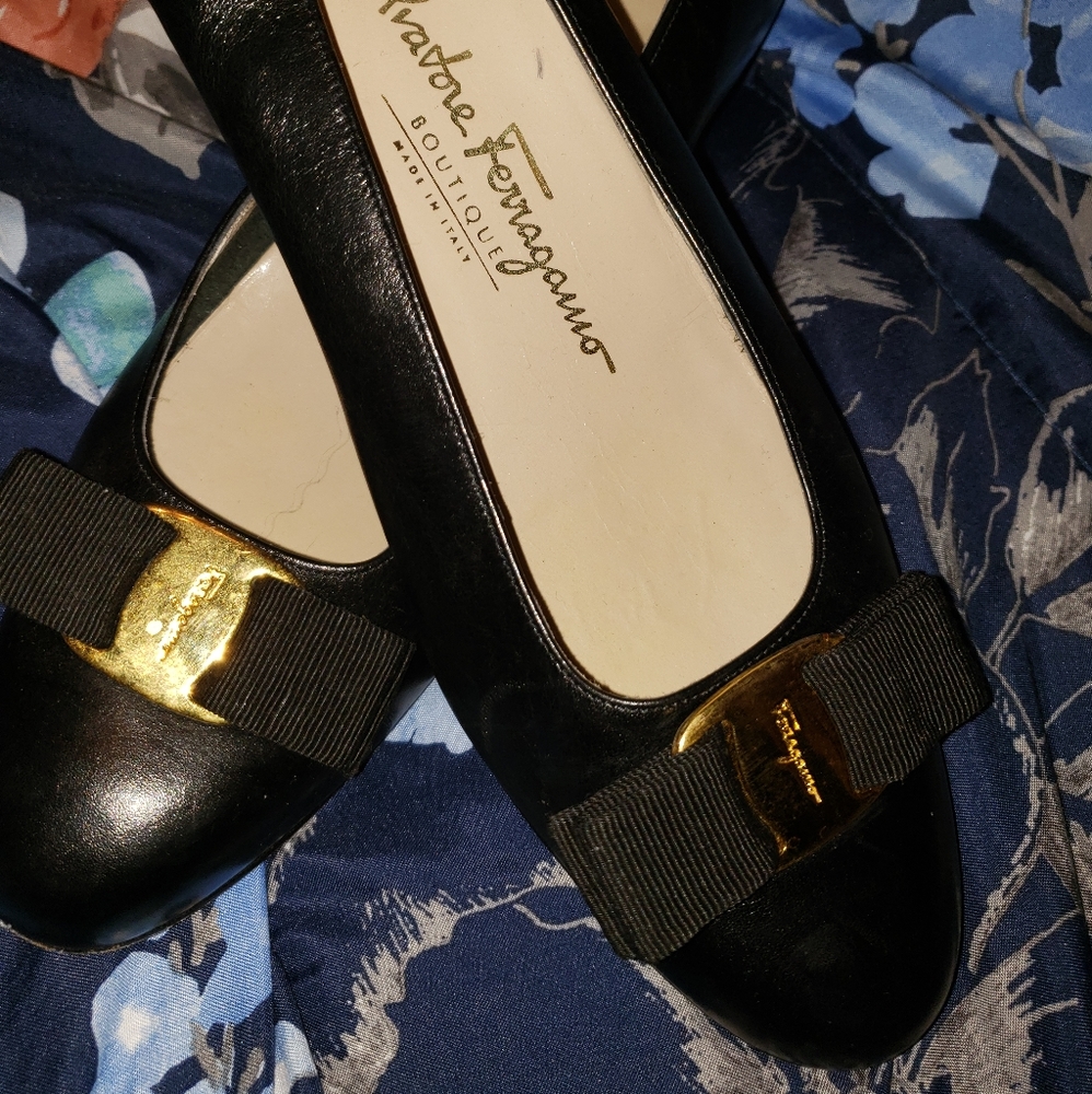 Black Low heel pump with Gold Detail